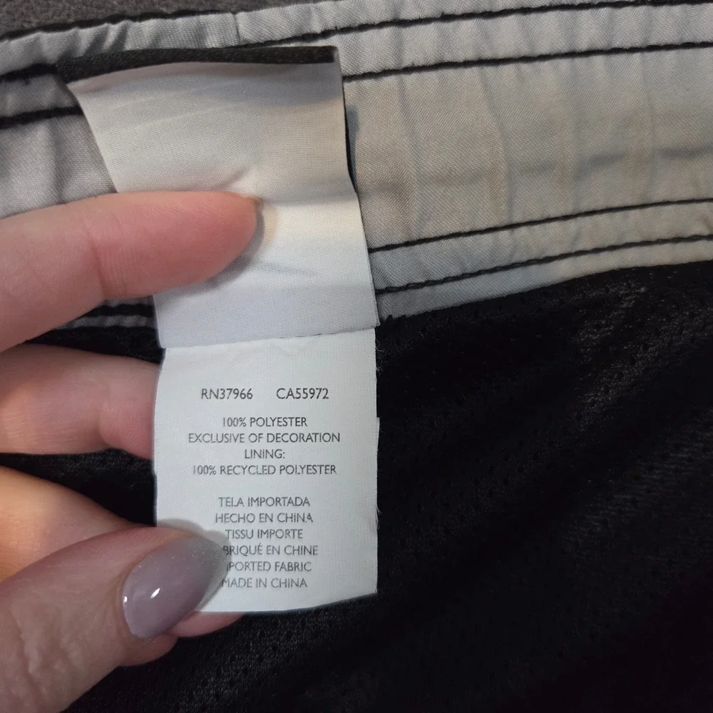 Nike Board Shorts Mens Large Black Contrast Stitch Cargo Pocket Swim Trunks
